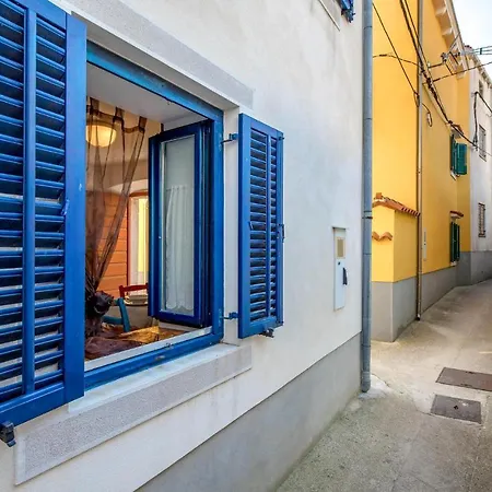 2 Bedroom Front In Susak